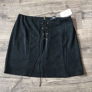 Forever 21 NWT Black Faux Suede Mini Skirt Sz S